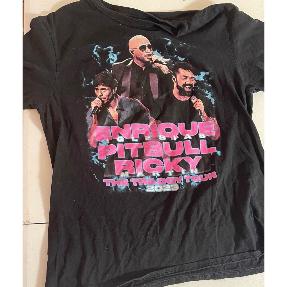 Enrique Iglesias Pitbull Ricky Martin The Trilogy Tour Concert T-Shirt 2023 Larg